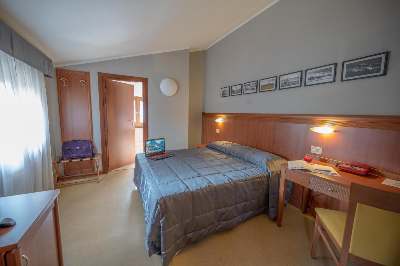 Hotel Moderno Assisi Bagian luar foto
