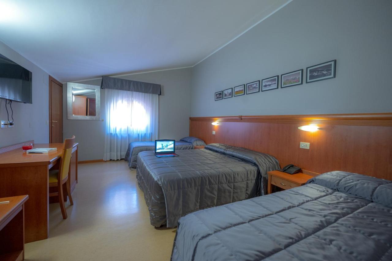 Hotel Moderno Assisi Bagian luar foto