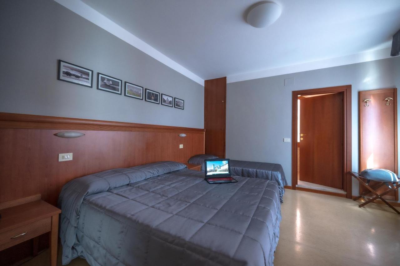 Hotel Moderno Assisi Bagian luar foto