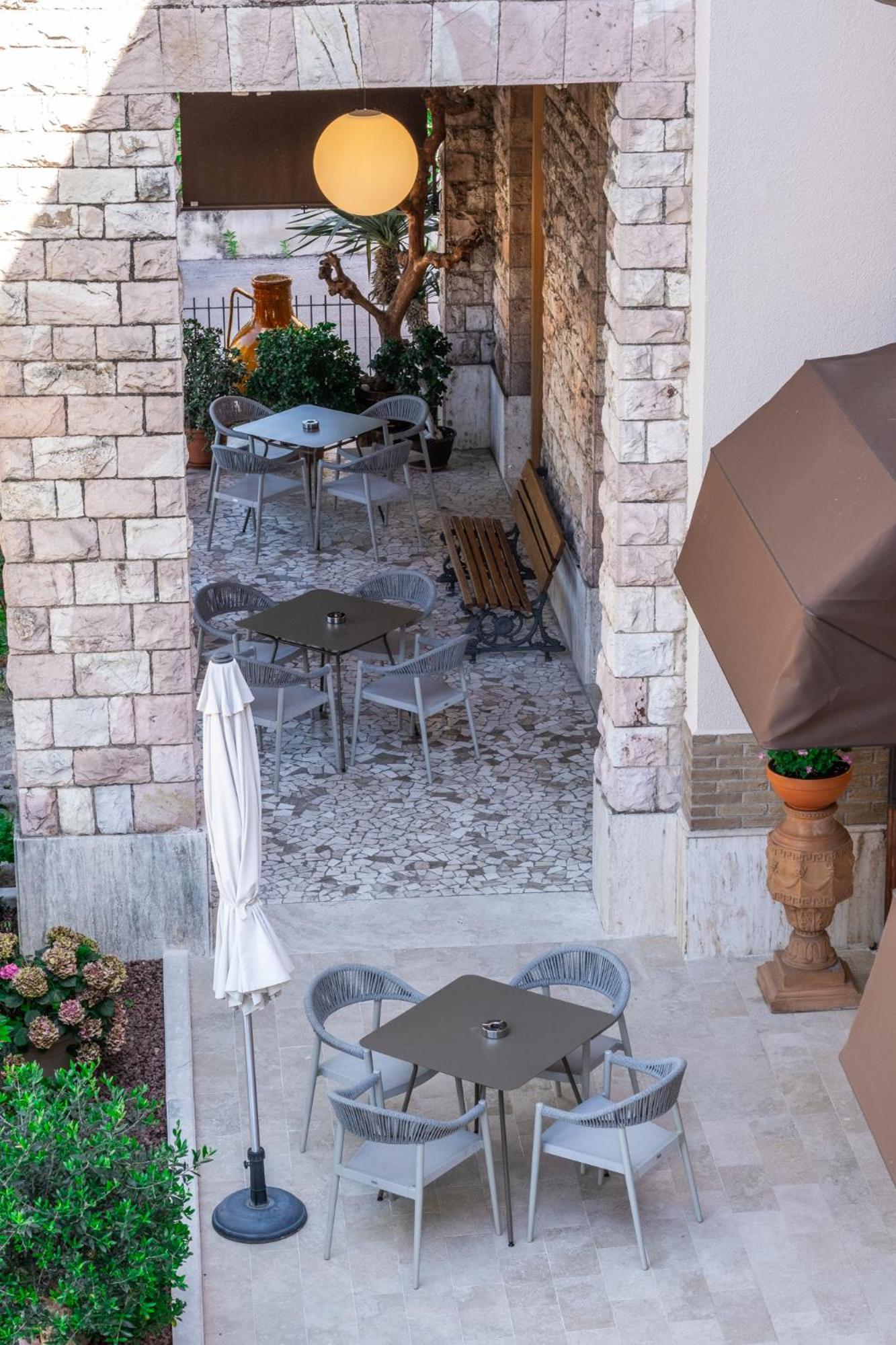 Hotel Moderno Assisi Bagian luar foto