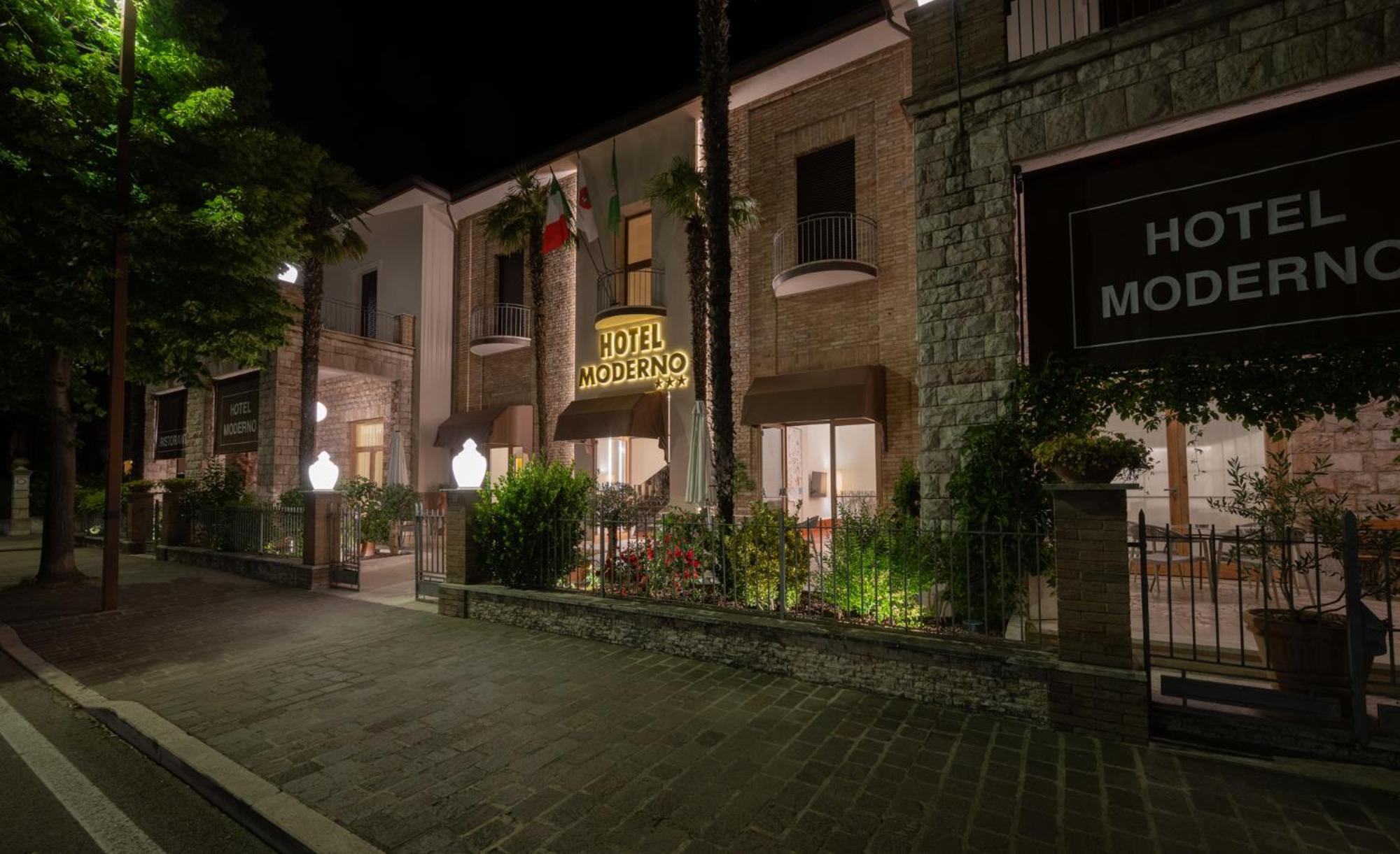 Hotel Moderno Assisi Bagian luar foto