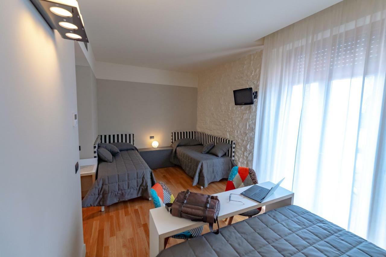 Hotel Moderno Assisi Bagian luar foto