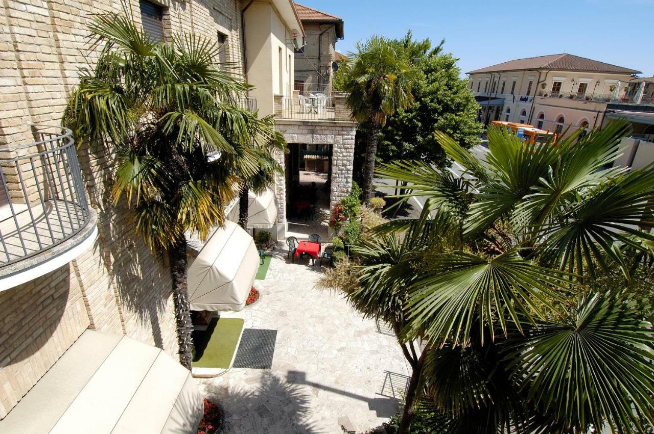 Hotel Moderno Assisi Bagian luar foto