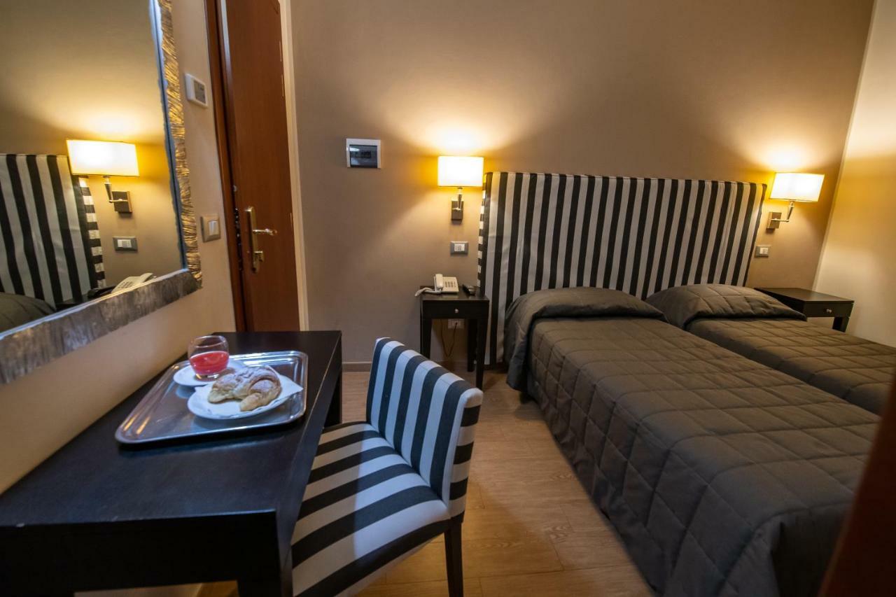 Hotel Moderno Assisi Bagian luar foto